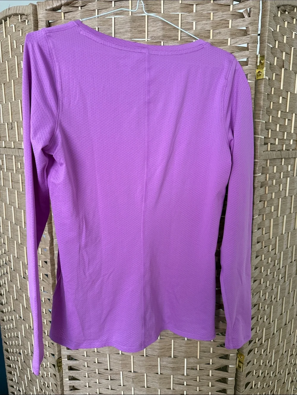 🚨Size S Under Armour Women's Long Sleeve Performance Top - Bright Purple - Picture 5 of 5